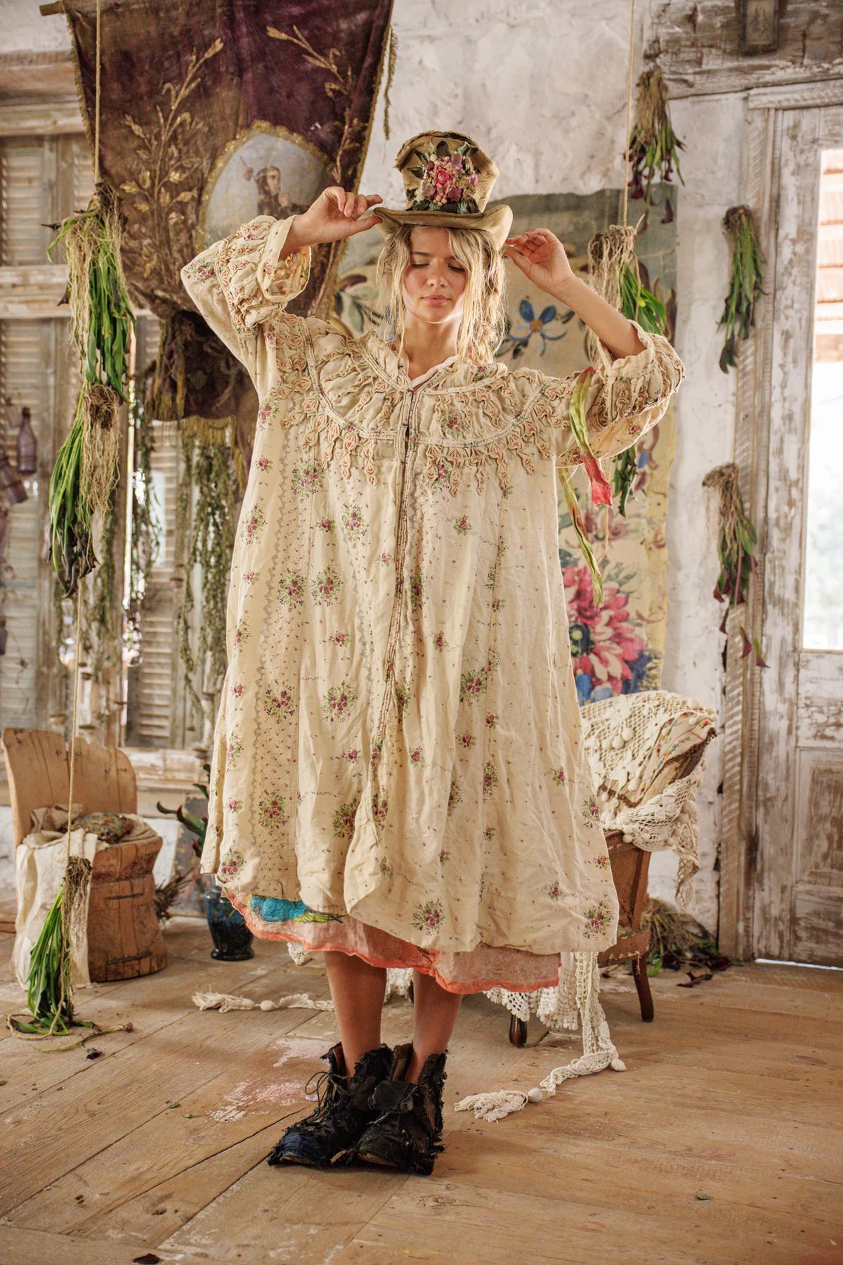 Linen Albertine Opera Coat