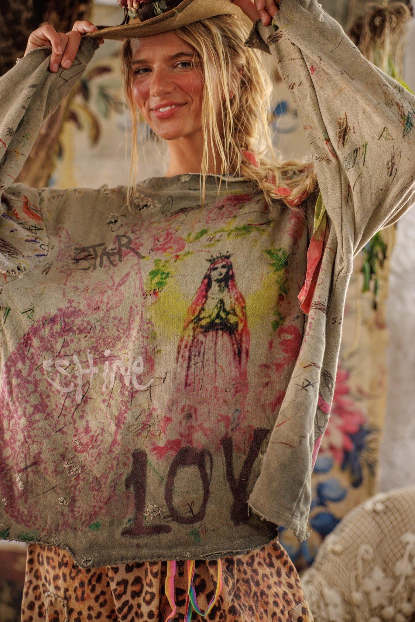Stella Marais Radiate Love Hermosa Sweatshirt